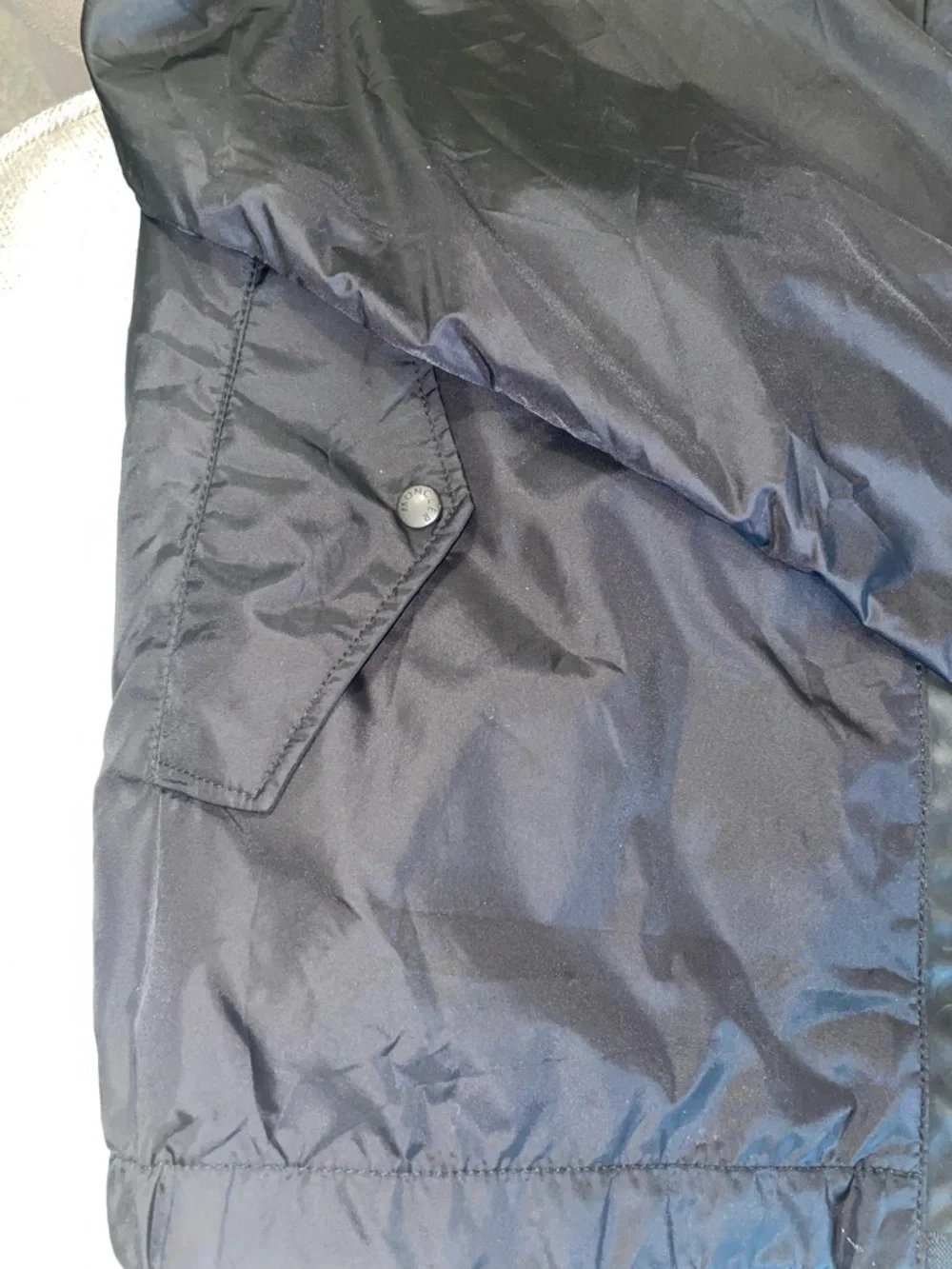 Moncler Black Men's Windbreaker Jacket with Red Trim - Picture 3 of 14